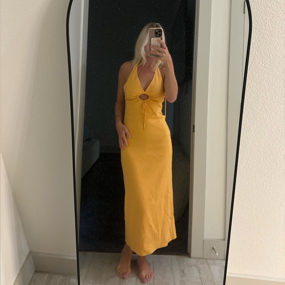 Zara Dresses Zara Orange Keyhole Halter Dress New With Tags Poshmark zara-dresses-zara-orange-keyhole-halter-dress-new-with-tags-poshmark